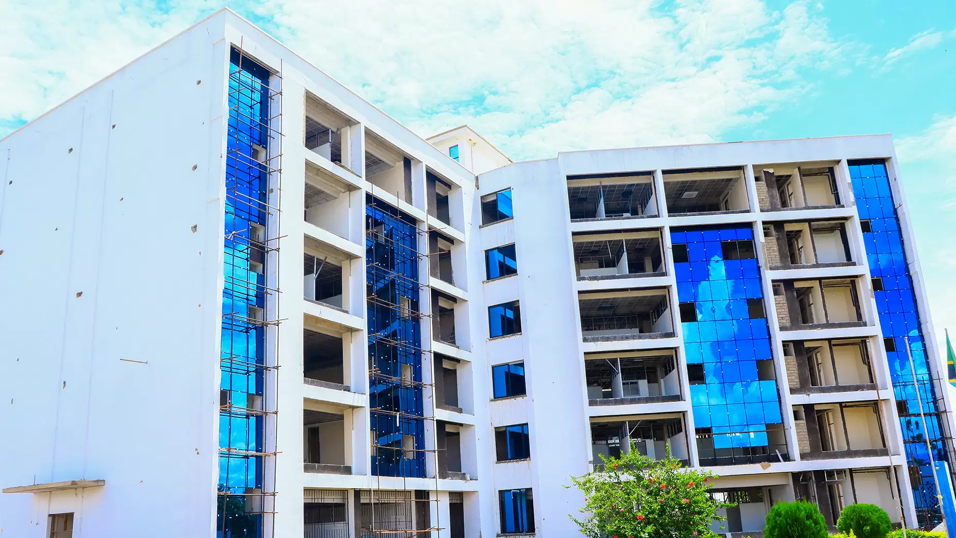 Mhe.Simbachawene asisitiza umuhimu wa jengo la e-GA kukamilika kwa wakati
