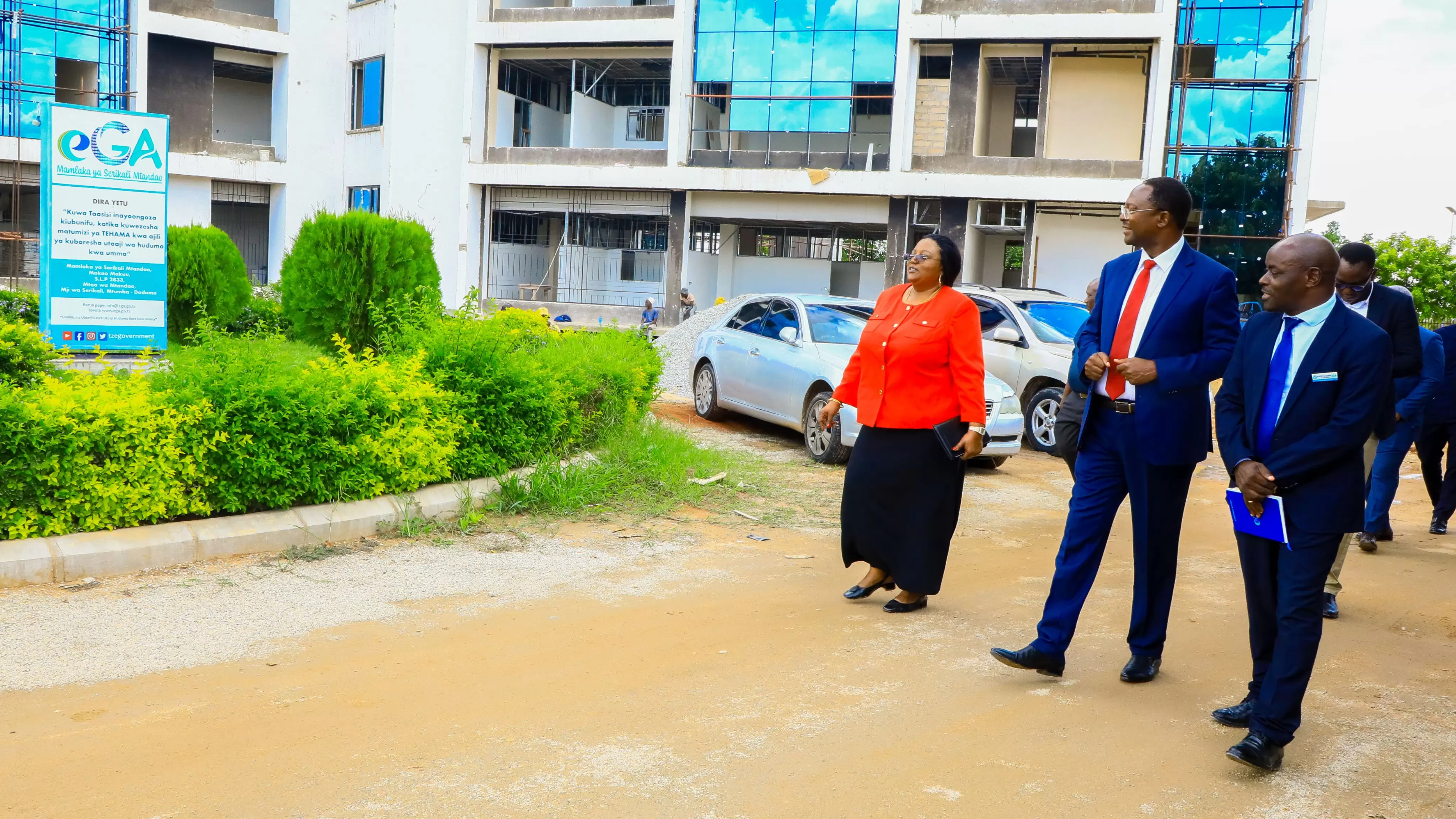 WAZIRI SIMBACHAWENE AKAGUA UJENZI WA JENGO LA MAKAO MAKUU YA e-GA