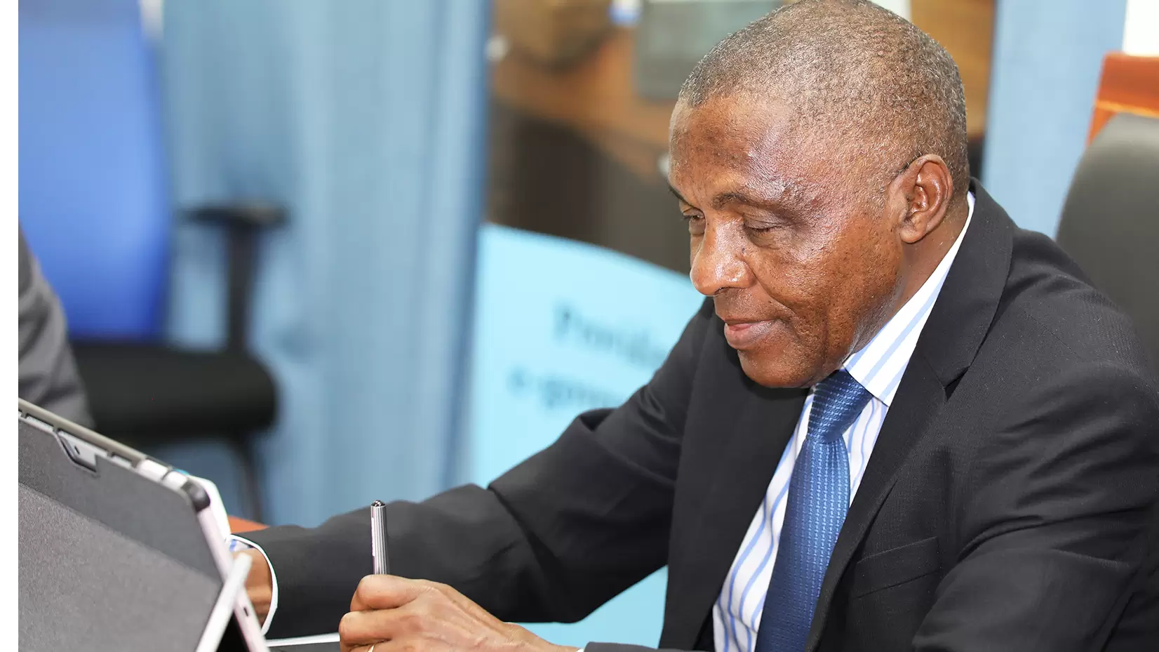 SALAMU ZA MWAKA MPYA KUTOKA KWA MWENYEKITI WA BODI YA WAKURUGENZI YA MAMLAKA YA SERIKALI MTANDAO (e-...