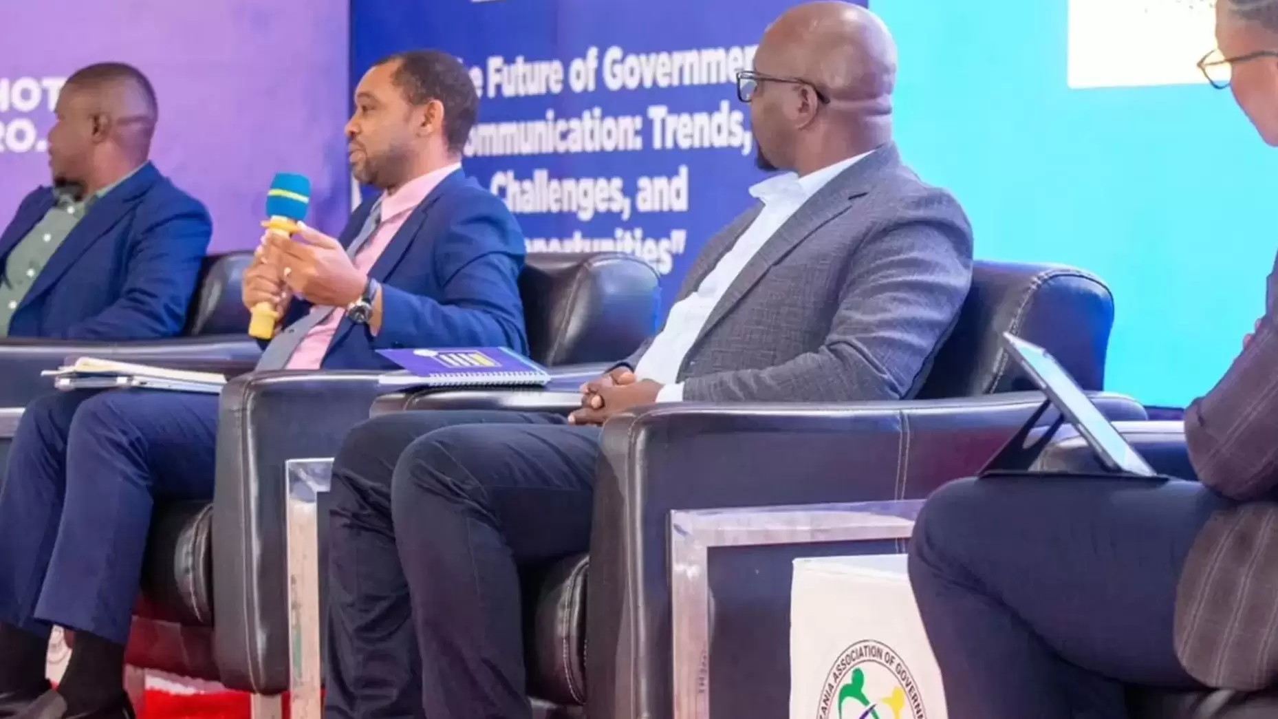 MAAFISA HABARI WATAKIWA KULINDA TAARIFA ZA SERIKALI